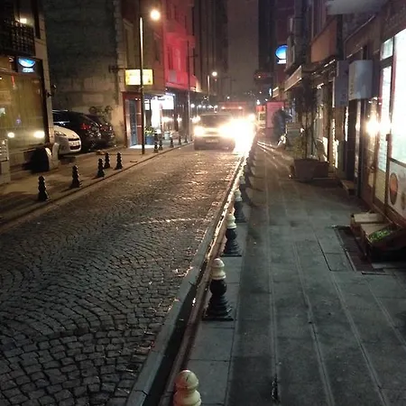 Frekans Laleli Apart 公寓式酒店 *